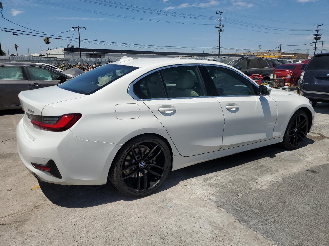 Image 3 of Bmw 330I 2022 with VIN 3MW5R1J03N8C44073