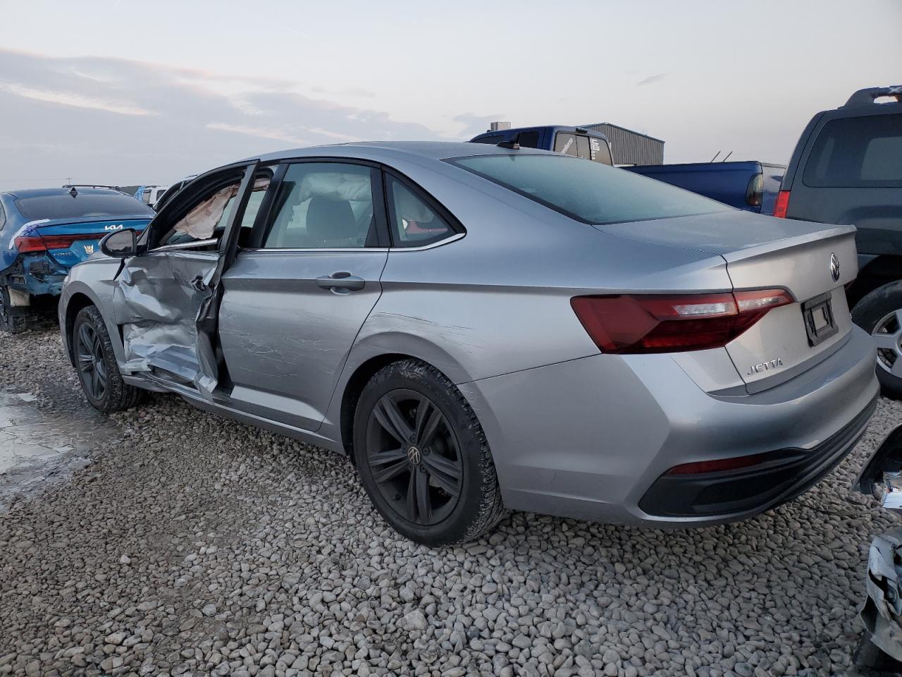 Image 2 of 2023 VOLKSWAGEN JETTA SE 2023 with VIN 3VW7M7BU7PM003543