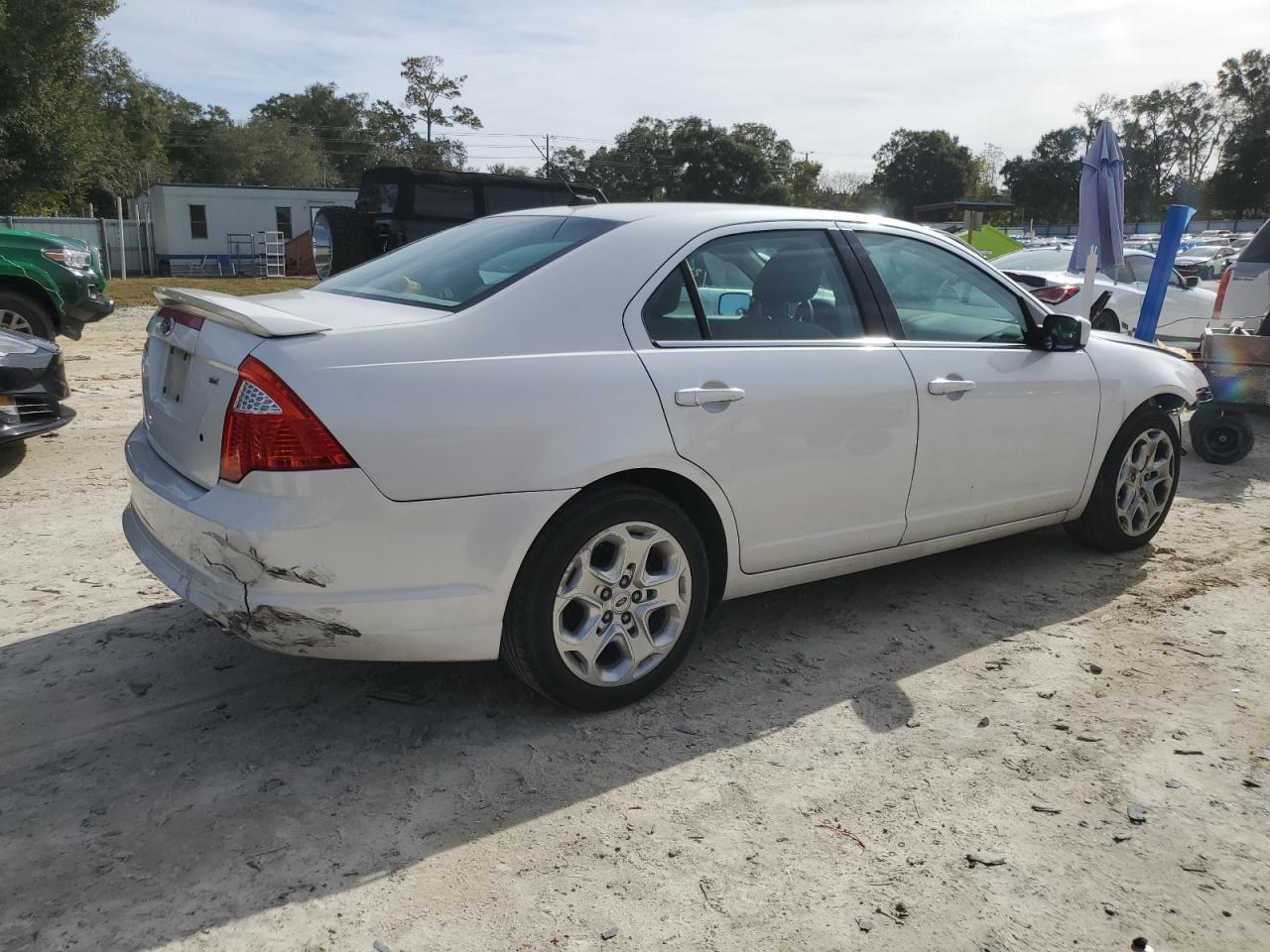 Obraz 3 z 2010 FORD FUSION SE 2010 z VIN 3FAHP0HA3AR104727