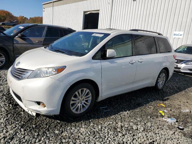 Изображение 1 2015 TOYOTA SIENNA XLE 2015 с VIN 5TDYK3DC4FS557390