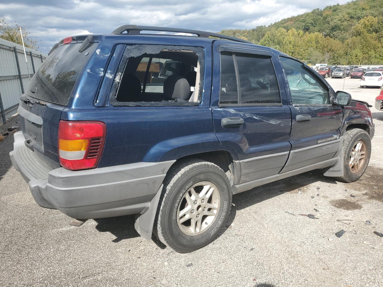 Image 3 of 2002 JEEP GRAND CHEROKEE LAREDO 2002 with VIN 1J4GW48S82C261642