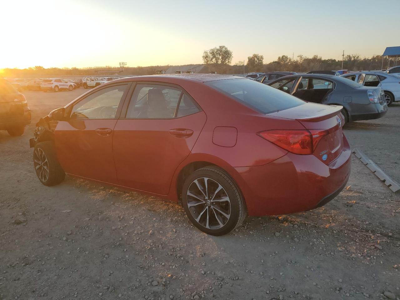 Изображение 2 2019 TOYOTA COROLLA L 2019 с VIN 5YFBURHEXKP893823