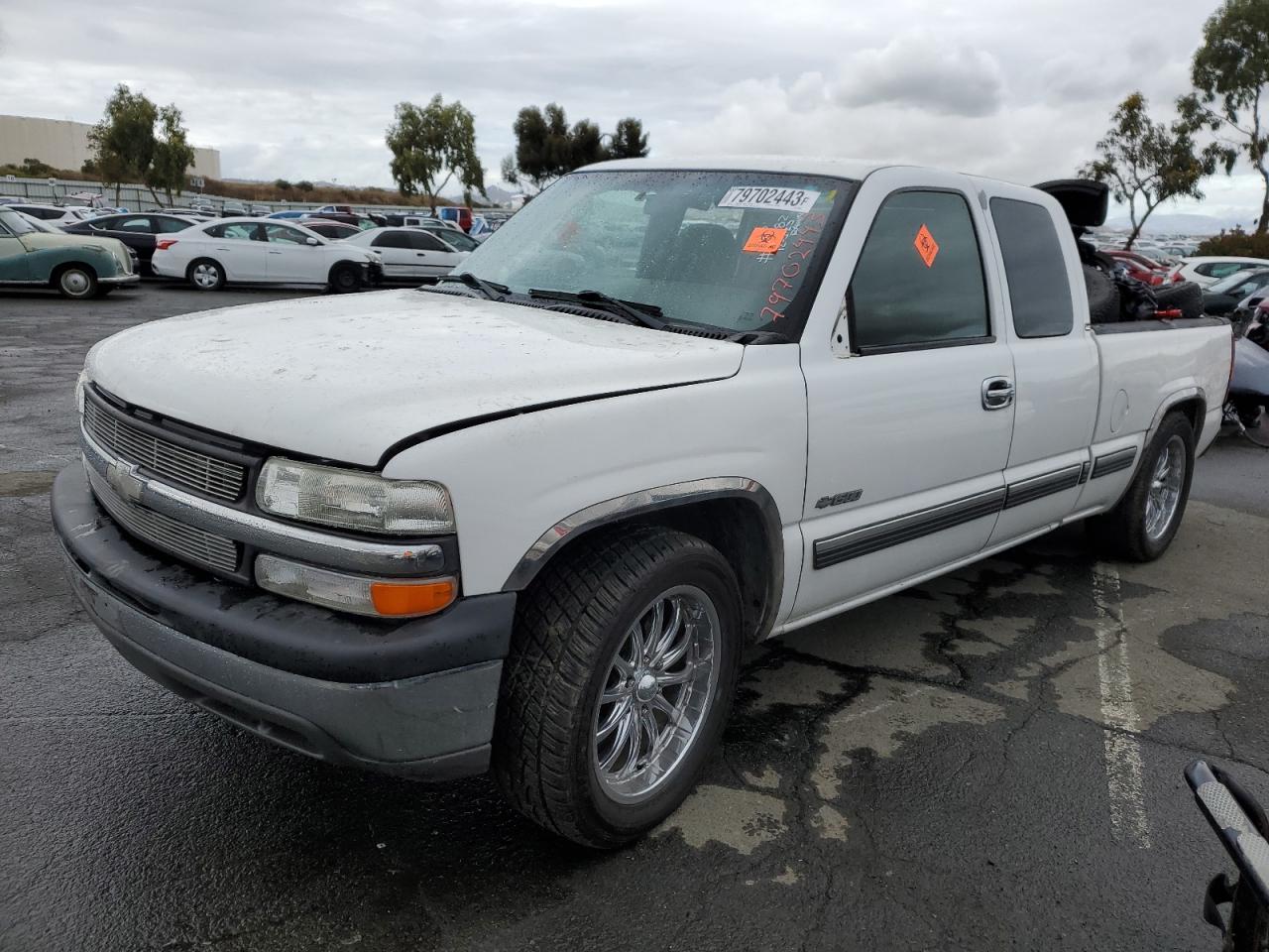 Image 1 of 2002 CHEVROLET SILVERADO C1500 2002 with VIN 2GCEC19T621349204