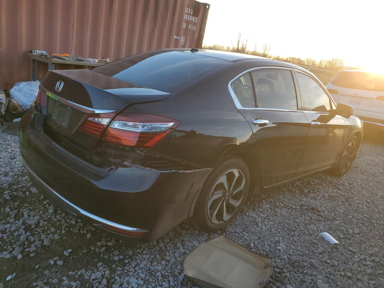 Image 3 of 2016 HONDA ACCORD EX 2016 with VIN 1HGCR2F7XGA154868