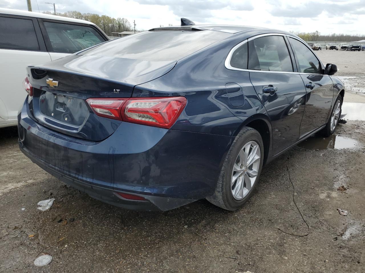 Image 3 of 2020 CHEVROLET MALIBU LT 2020 with VIN 1G1ZD5ST7LF054650
