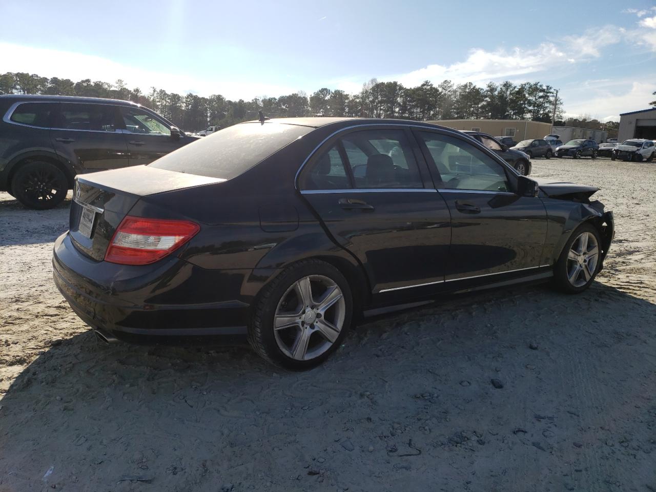 Изображение 3 Mercedes-Benz C 300 2011 с VIN WDDGF5EB3BA475102