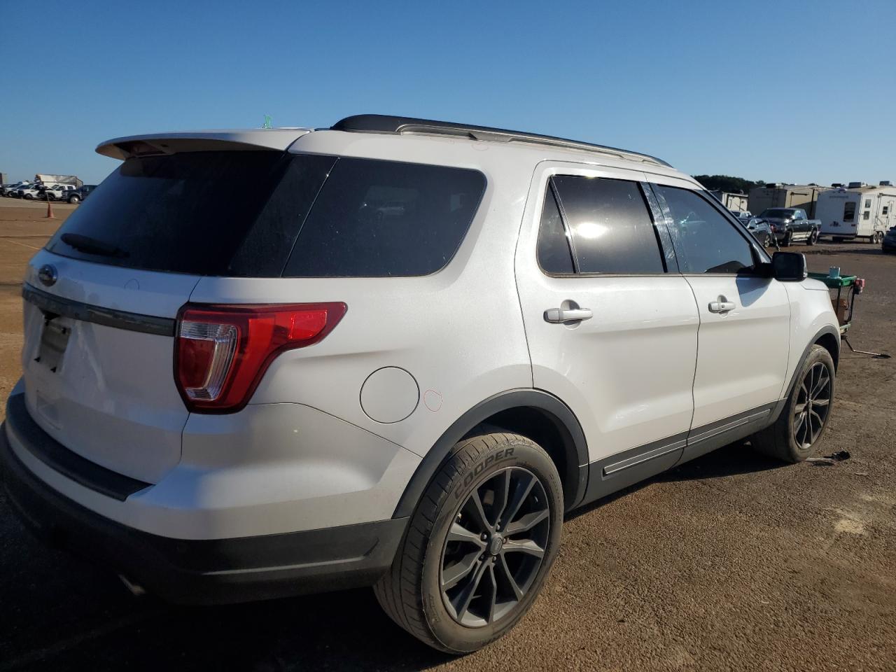 Изображение 3 2019 FORD EXPLORER XLT 2019 с VIN 1FM5K7D88KGB38545