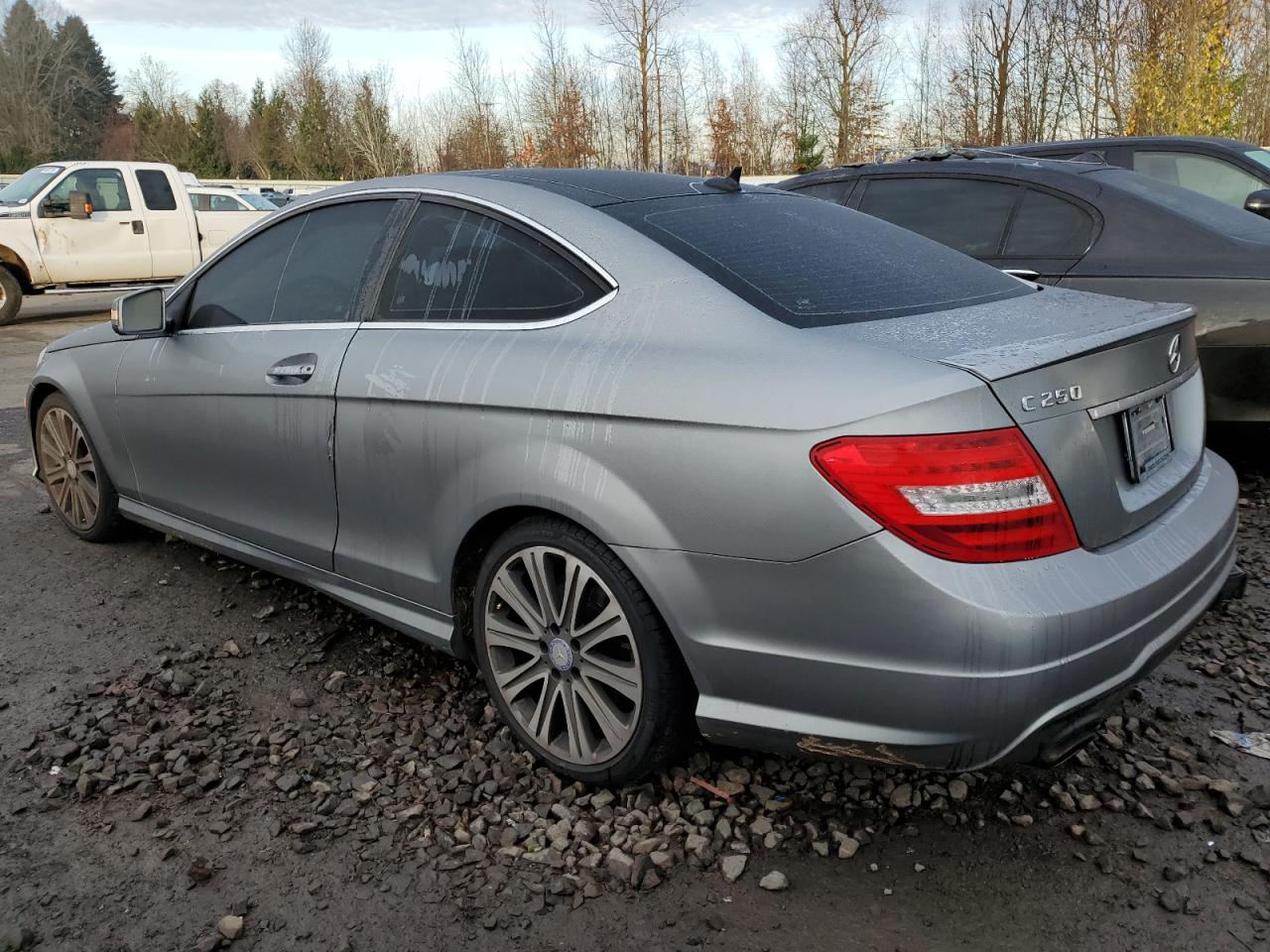 Obraz 2 z 2013 MERCEDES-BENZ C 250 2013 z VIN WDDGJ4HB5DG092024