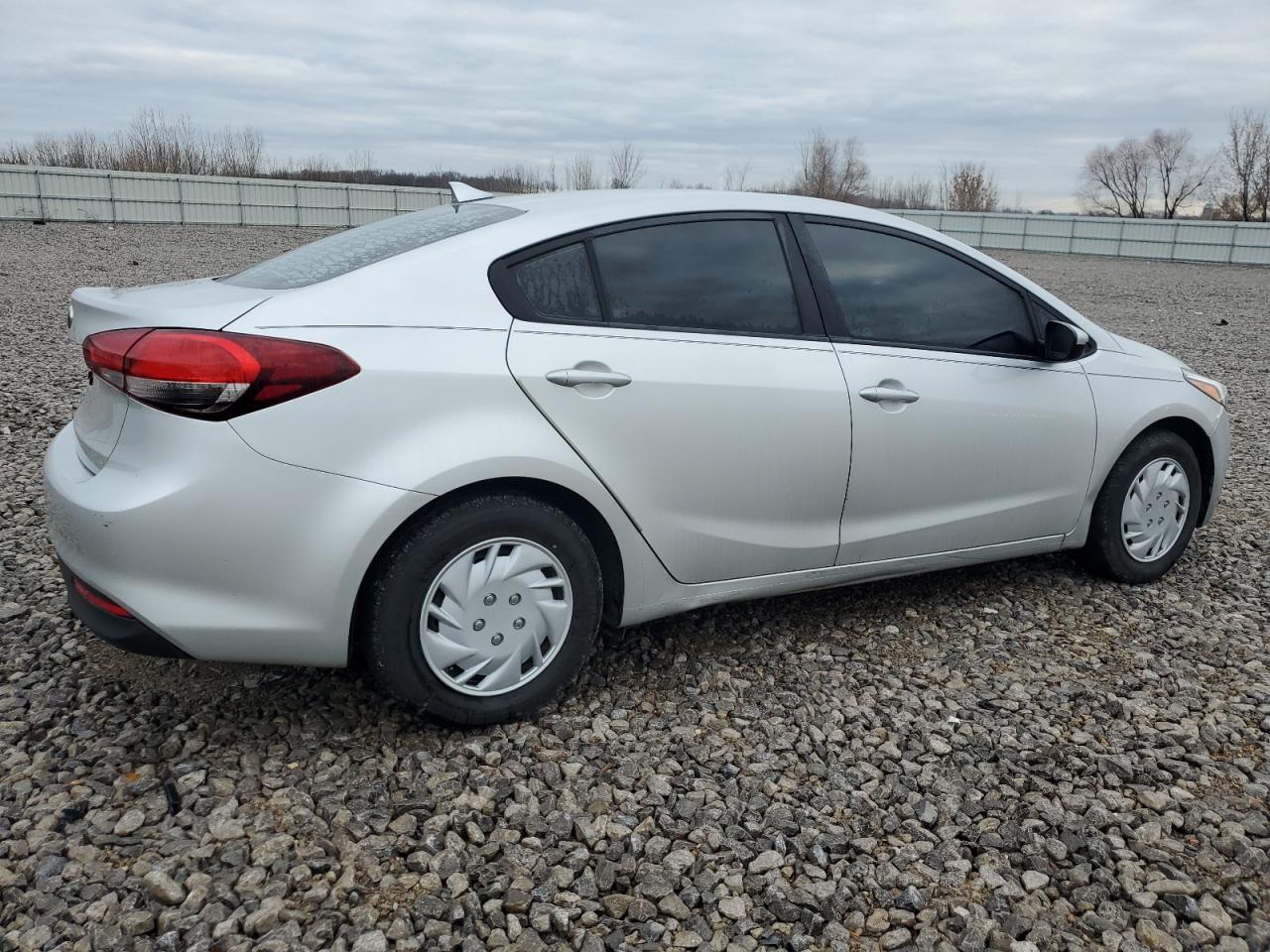 Obraz 3 z 2018 KIA FORTE LX 2018 z VIN 3KPFK4A78JE181199