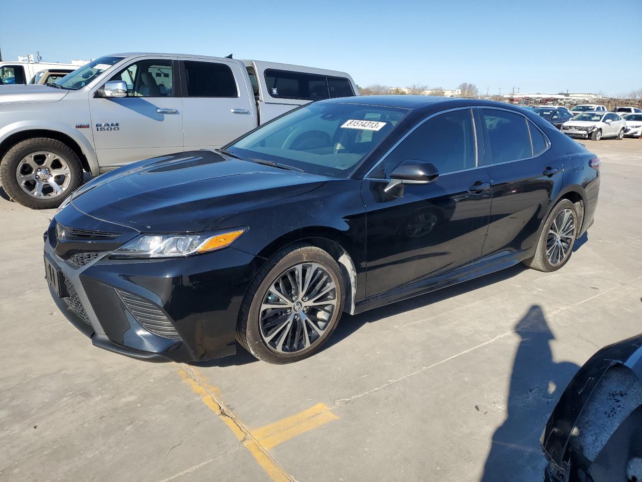 Obraz 1 z 2019 TOYOTA CAMRY L 2019 z VIN 4T1B11HK2KU248842
