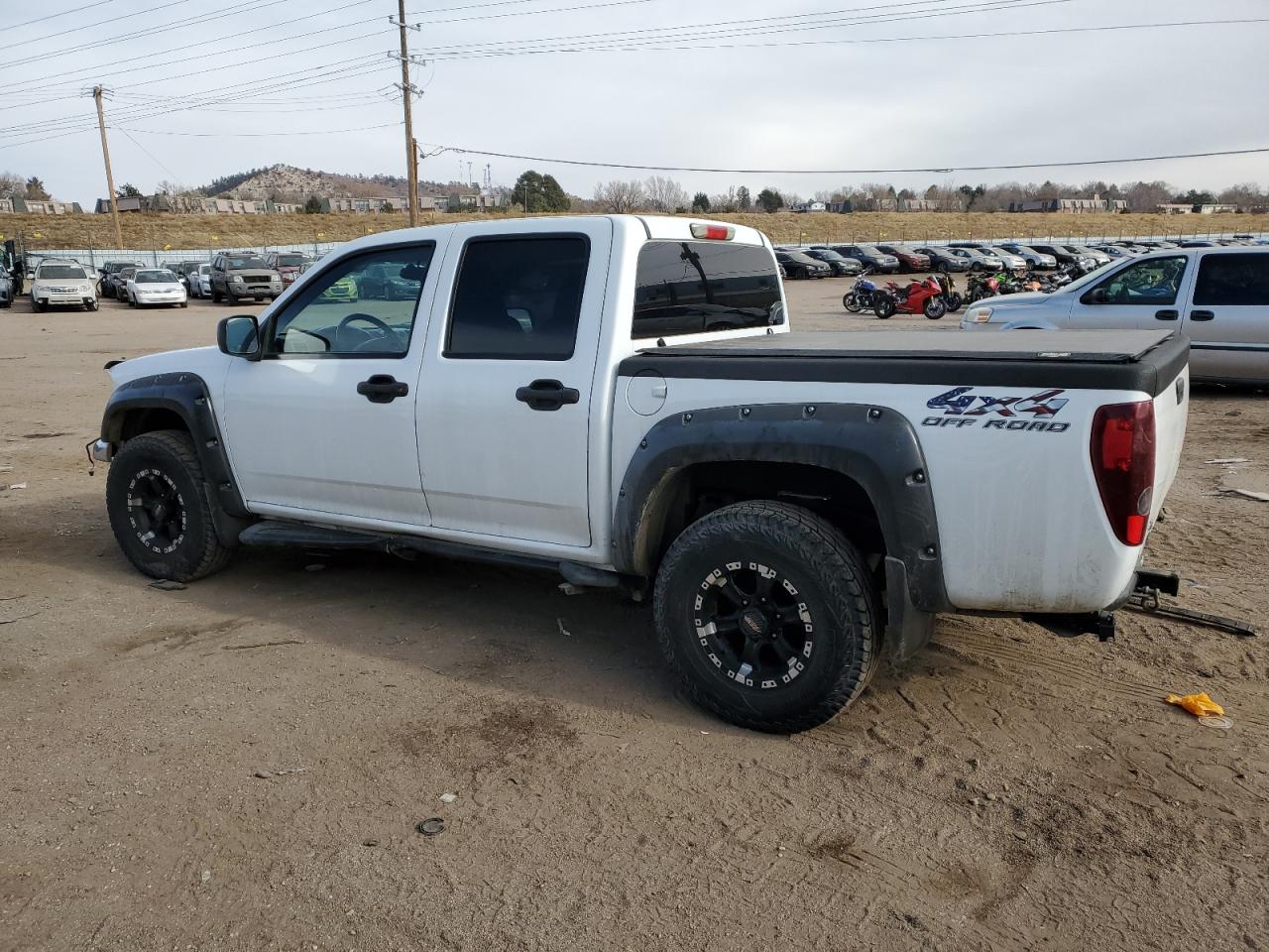 Image 2 of 2005 CHEVROLET COLORADO  2005 with VIN 1GCDT136258223891