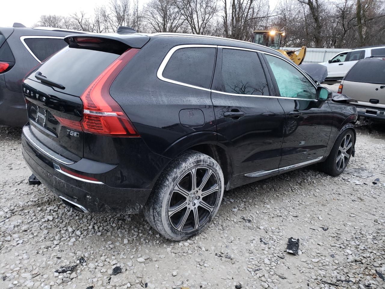 Obraz 3 z 2020 VOLVO XC60 T5 INSCRIPTION 2020 z VIN YV4102RL5L1512149