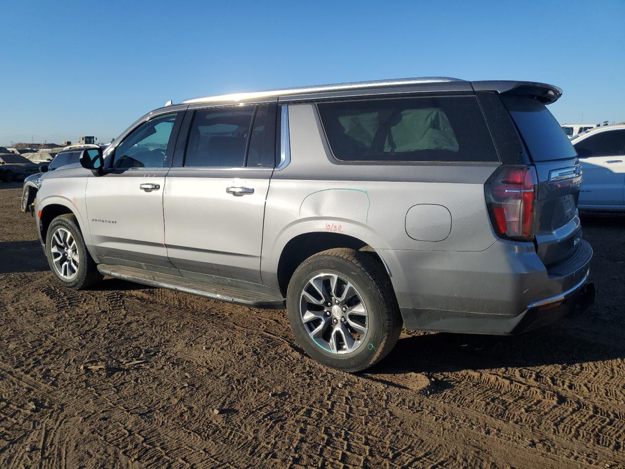 Image 2 of 2021 CHEVROLET SUBURBAN K1500 LT 2021 with VIN 1GNSKCKD1MR491708