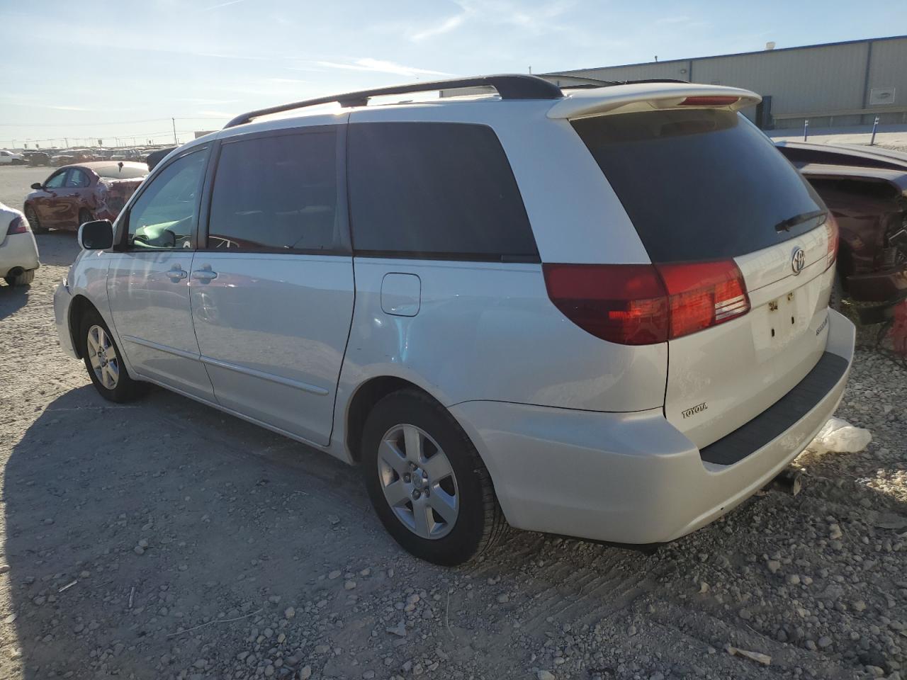 Изображение 2 2004 TOYOTA SIENNA XLE 2004 с VIN 5TDZA22C74S144123