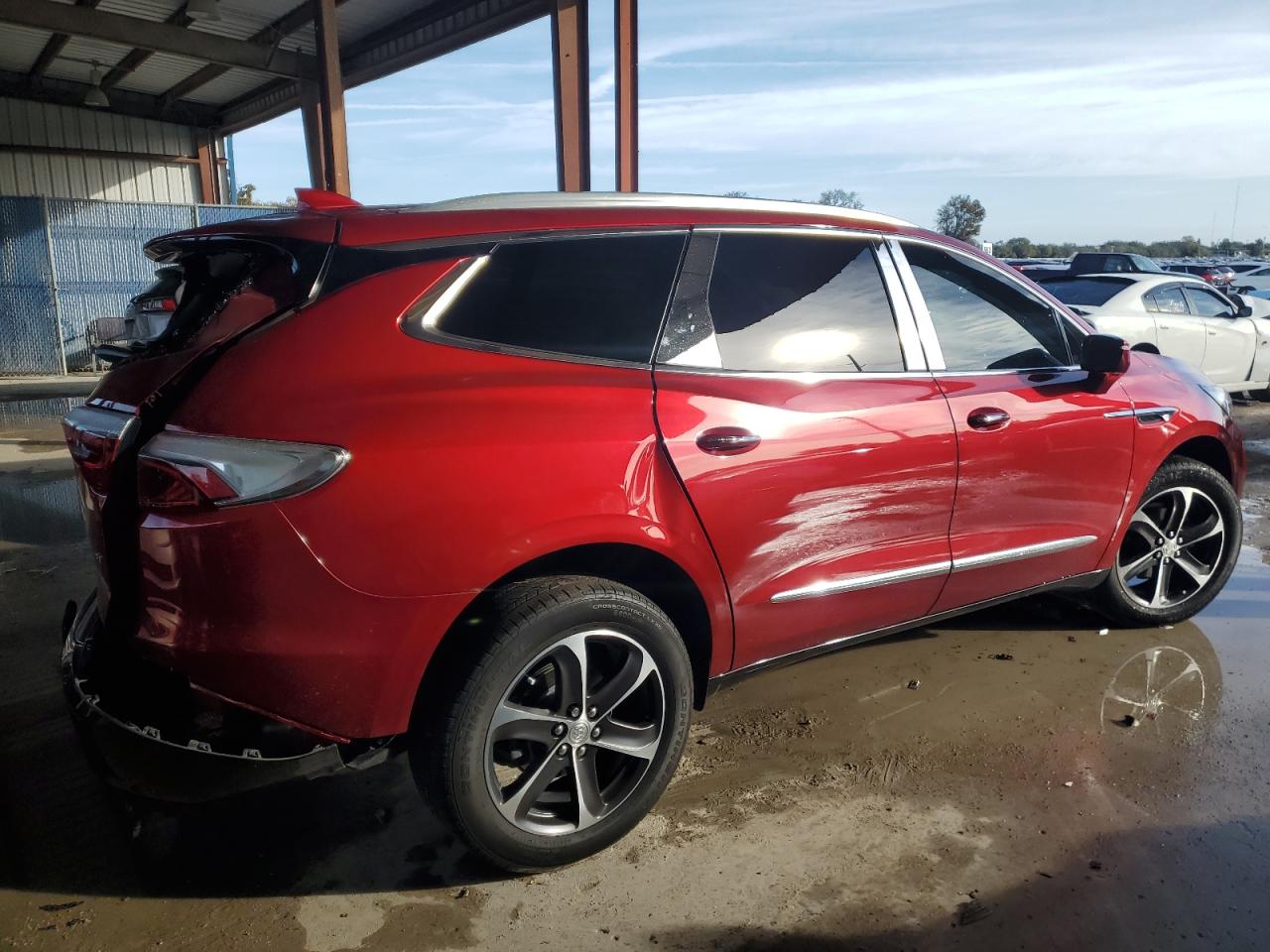 Изображение 3 2022 BUICK ENCLAVE ESSENCE 2022 с VIN 5GAERBKW5NJ135714