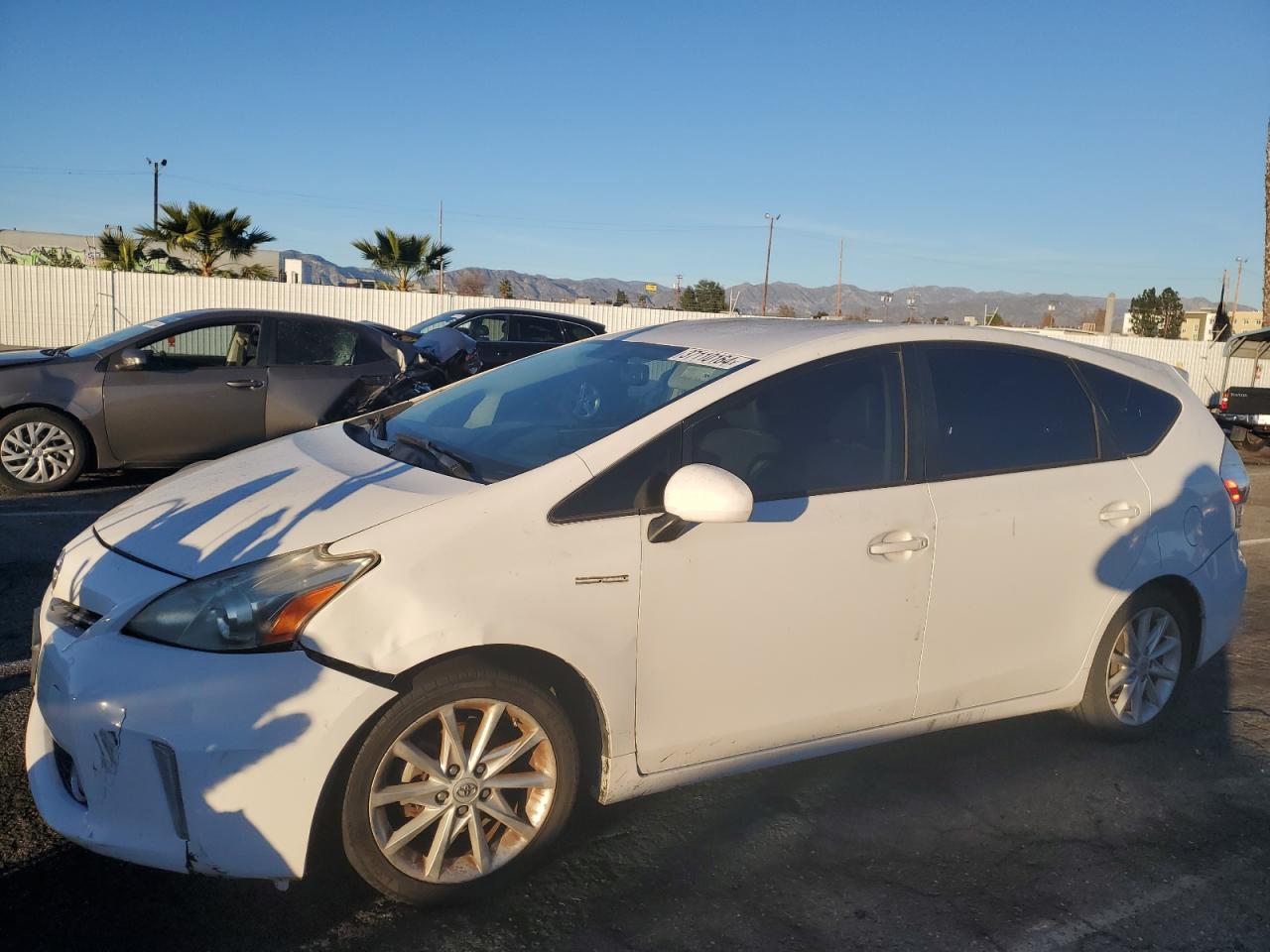 Image 1 of 2013 TOYOTA PRIUS V  2013 with VIN JTDZN3EU5D3250540