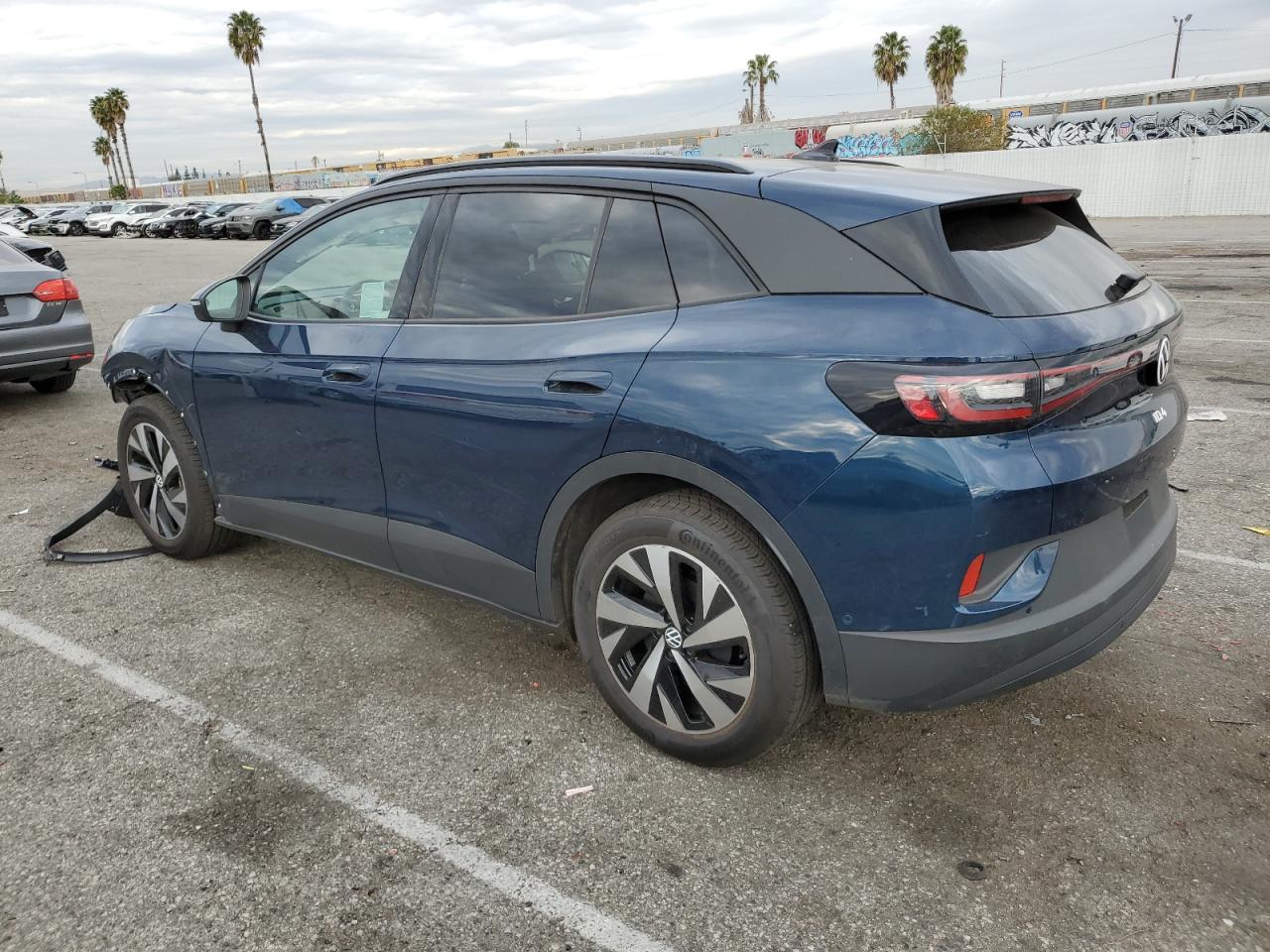 Изображение 2 2023 VOLKSWAGEN ID.4  2023 с VIN 1V2BMPE80PC047511