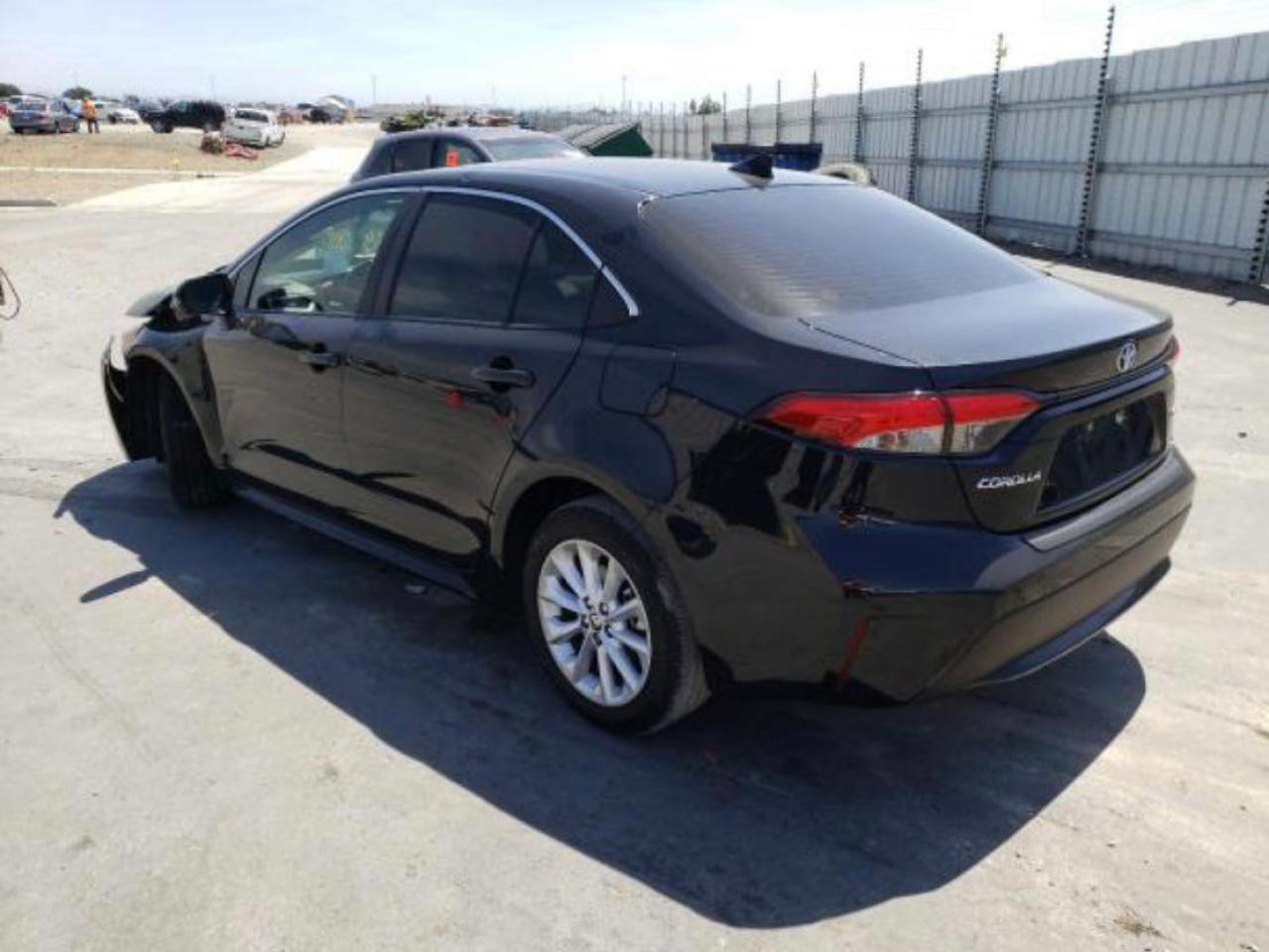 Изображение 3 2020 TOYOTA COROLLA XLE 2020 с VIN JTDFPRAE1LJ067936