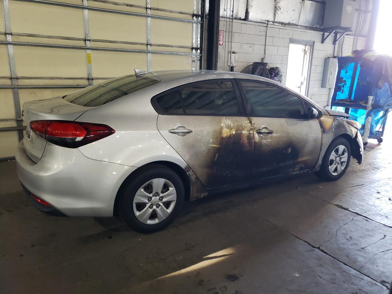 Изображение 3 2017 KIA FORTE LX 2017 с VIN 3KPFK4A70HE039231