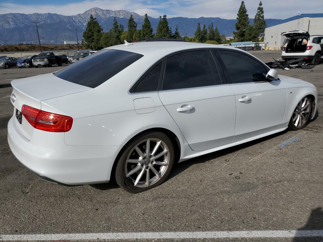 Obraz 3 z 2016 AUDI A4 PREMIUM S-LINE 2016 z VIN WAUAFAFL2GN004796