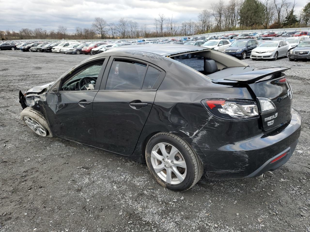 Image 2 of 2010 MAZDA 3 I 2010 with VIN JM1BL1SG3A1179243