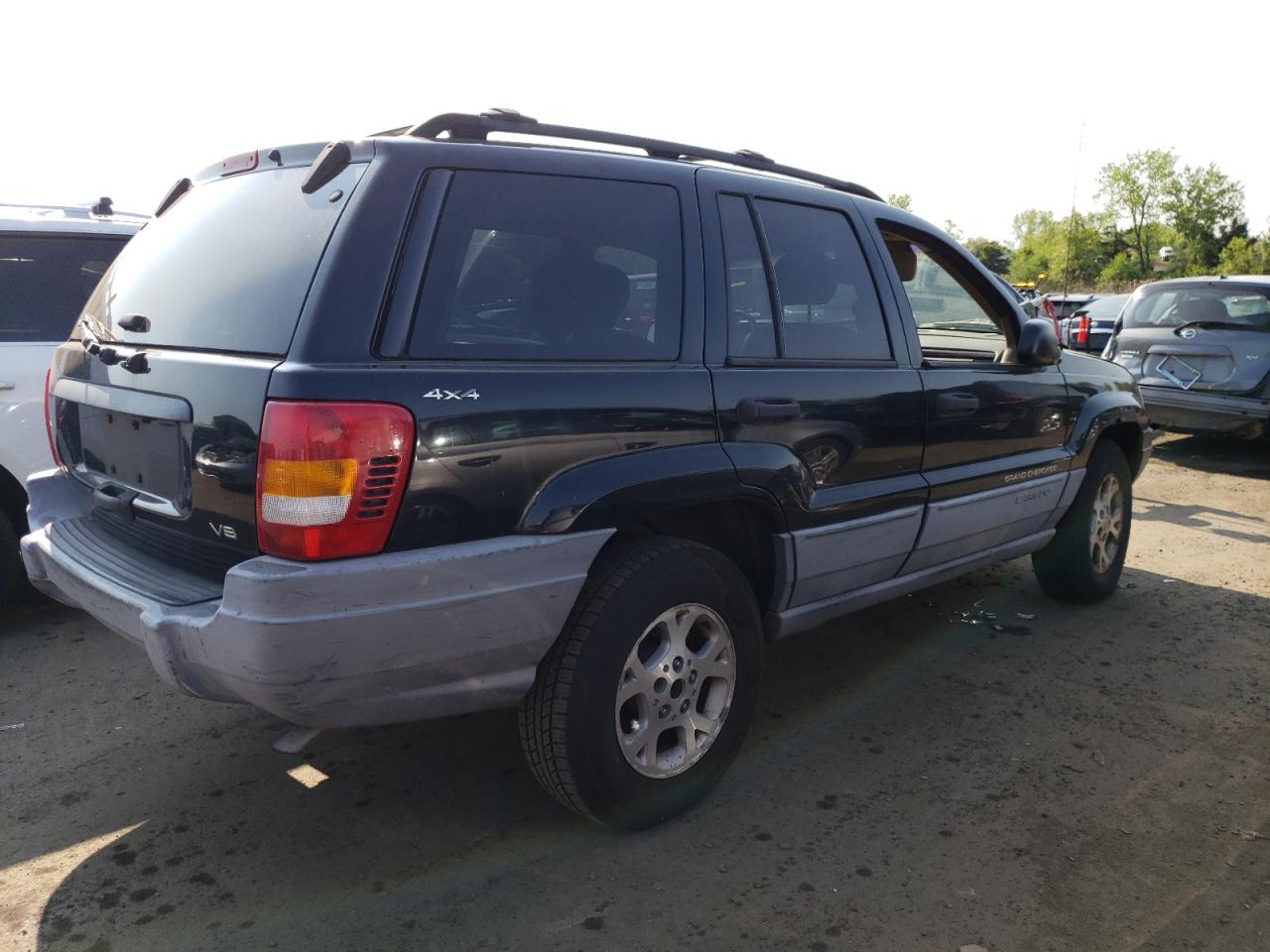 Obraz 3 z 2000 JEEP GRAND CHEROKEE LAREDO 2000 z VIN 1J4GW48N6YC324112