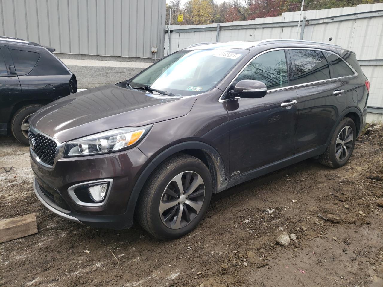 Image 1 of 2017 KIA SORENTO EX 2017 with VIN 5XYPHDA1XHG278853