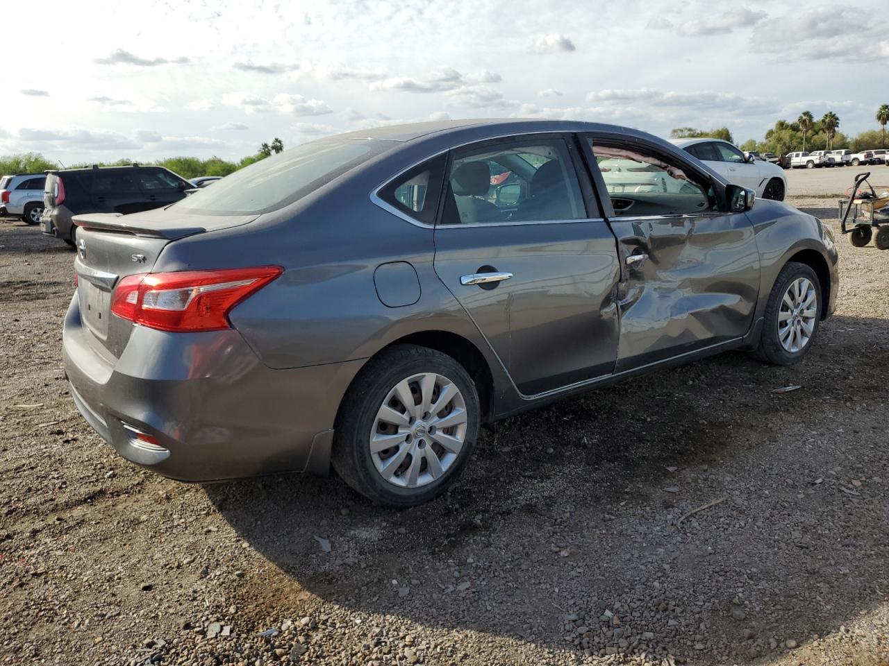 Obraz 3 z 2017 NISSAN SENTRA S 2017 z VIN 3N1AB7AP0HY386152