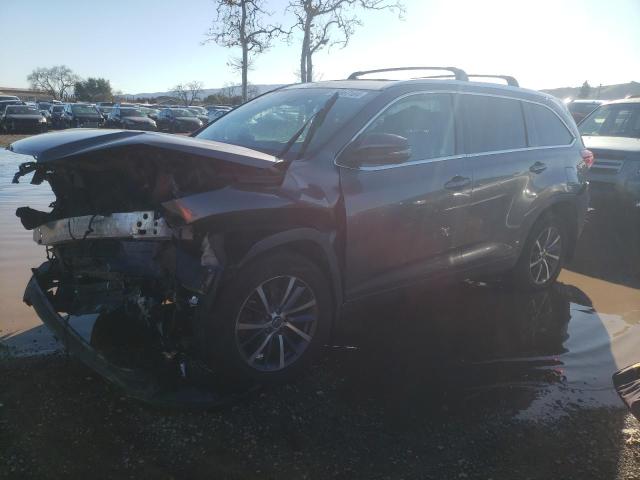 Image 1 of 2017 TOYOTA HIGHLANDER SE 2017 with VIN 5TDJZRFH2HS403496