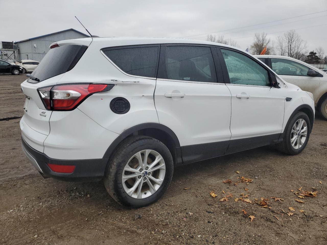 Image 3 of 2017 FORD ESCAPE SE 2017 with VIN 1FMCU0GD8HUC97657