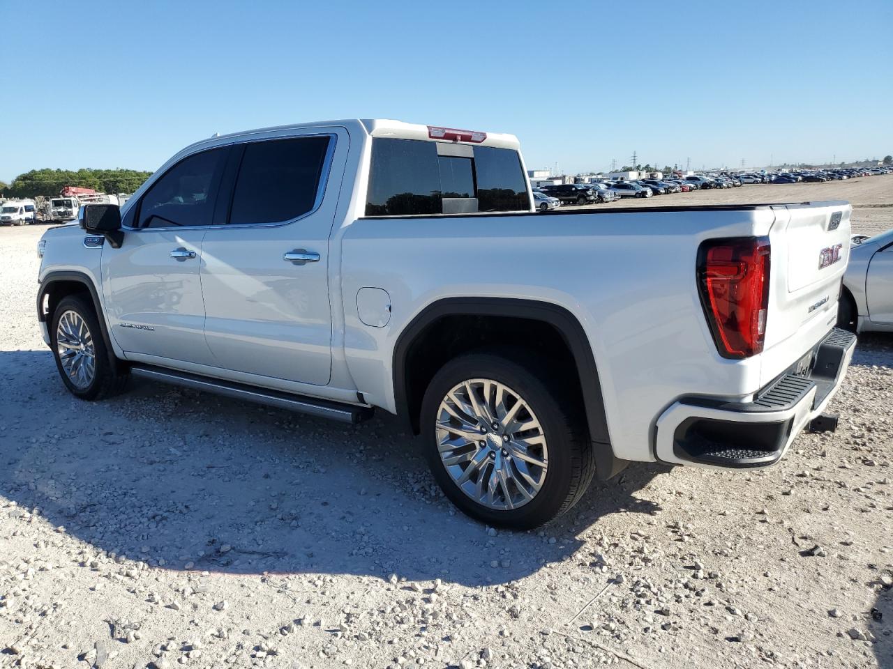 Image 2 of 2019 GMC SIERRA K1500 DENALI 2019 with VIN 1GTU9FEL1KZ377562