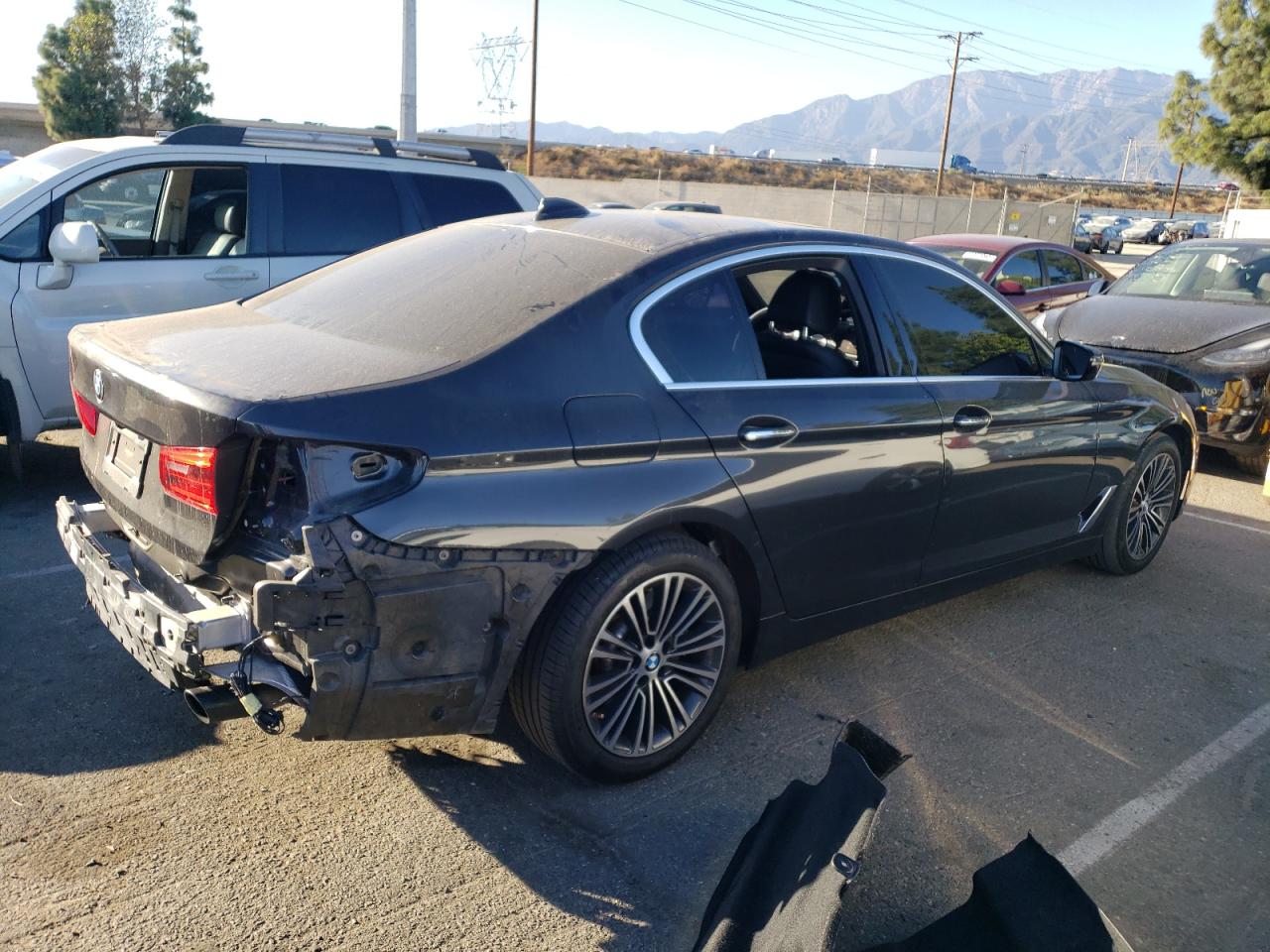 Изображение 3 2017 BMW 530 I 2017 с VIN WBAJA5C33HG893981