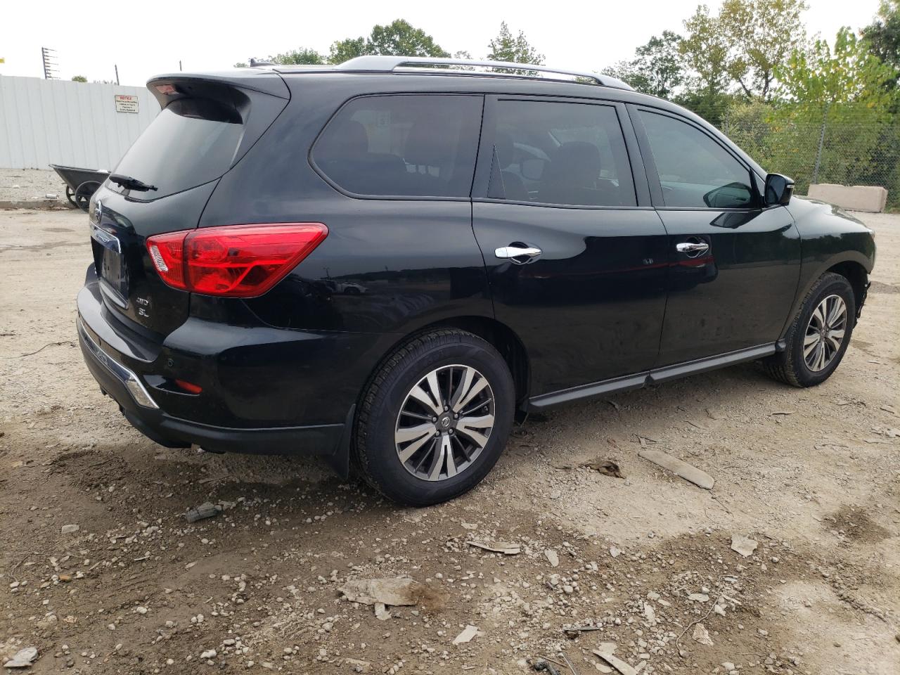 Image 3 of 2017 NISSAN PATHFINDER S 2017 with VIN 5N1DR2MM1HC670274