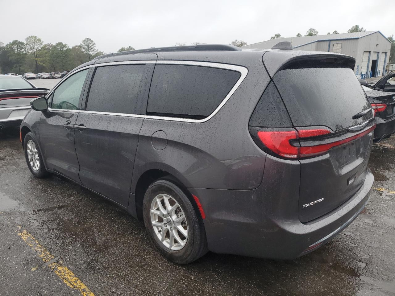 Изображение 2 2022 CHRYSLER PACIFICA TOURING L 2022 с VIN 2C4RC1BG6NR106383