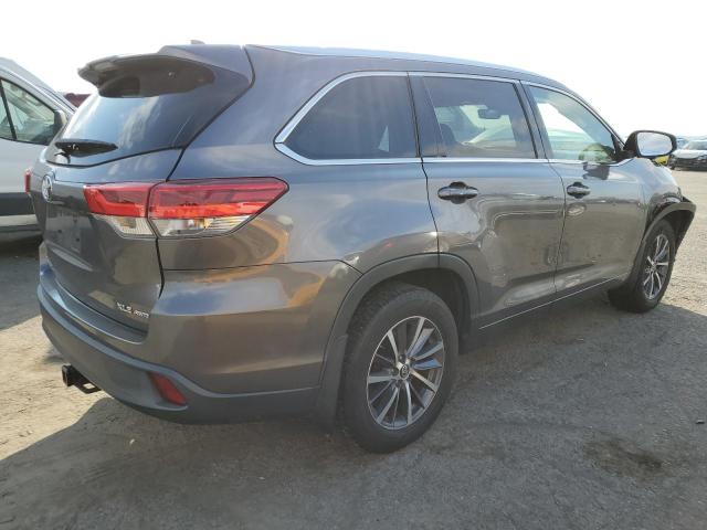 Image 3 of 2017 TOYOTA HIGHLANDER SE 2017 with VIN 5TDJZRFH1HS452804