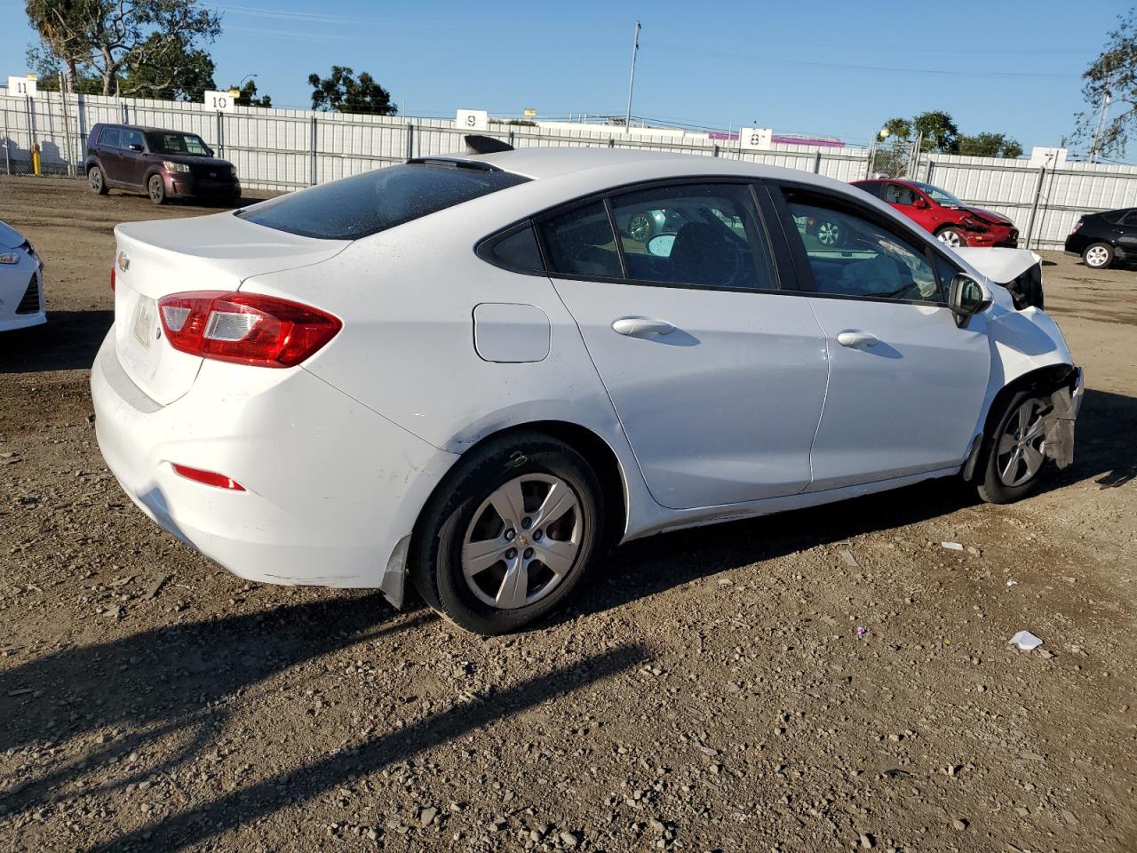 Изображение 3 2017 CHEVROLET CRUZE LS 2017 с VIN 1G1BC5SM9H7119187