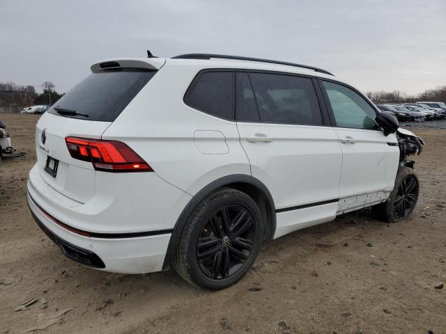 Image 3 of 2022 VOLKSWAGEN TIGUAN SE R-LINE BLACK 2022 with VIN 3VVCB7AX6NM007407