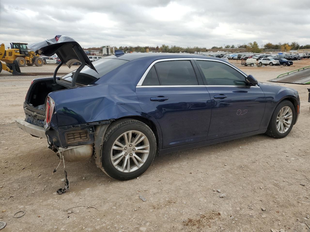 Obraz 3 z 2016 CHRYSLER 300 LIMITED 2016 z VIN 2C3CCAAG9GH311247