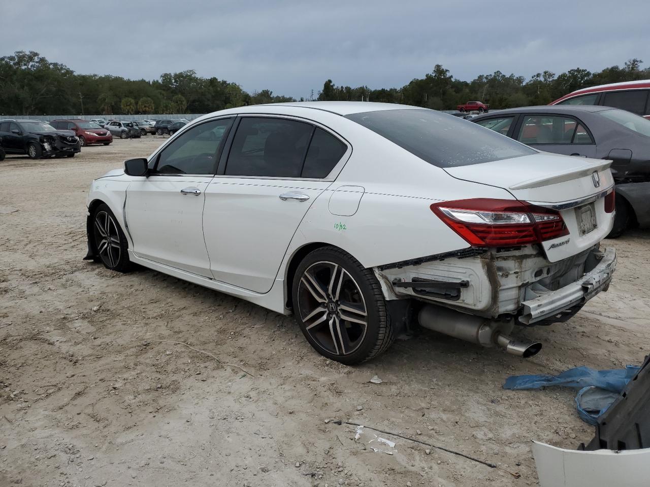 Obraz 2 z 2016 HONDA ACCORD SPORT 2016 z VIN 1HGCR2F58GA087525