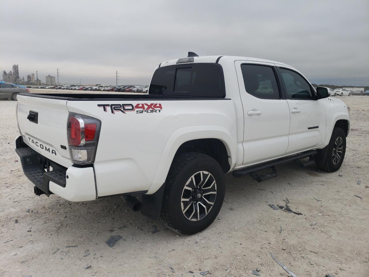 Image 3 of 2023 TOYOTA TACOMA DOUBLE CAB 2023 with VIN 3TMCZ5AN8PM556039
