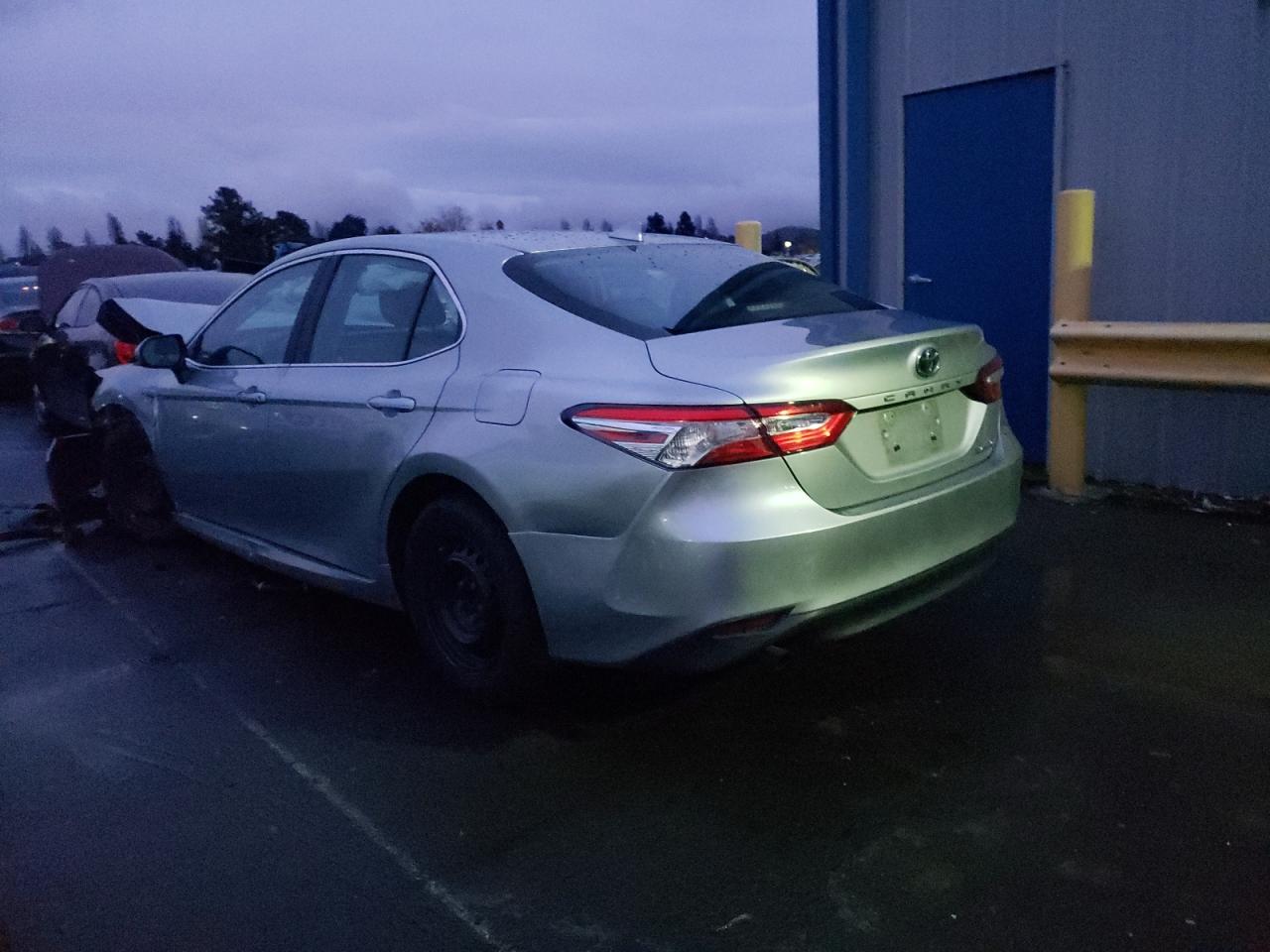 Изображение 2 2020 TOYOTA CAMRY LE 2020 с VIN 4T1C31AK1LU018669