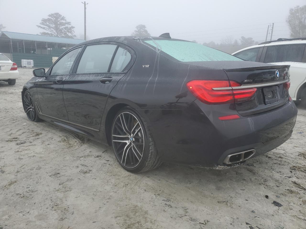 Изображение 2 2018 BMW M760 XI 2018 с VIN WBA7H6C57JG614972