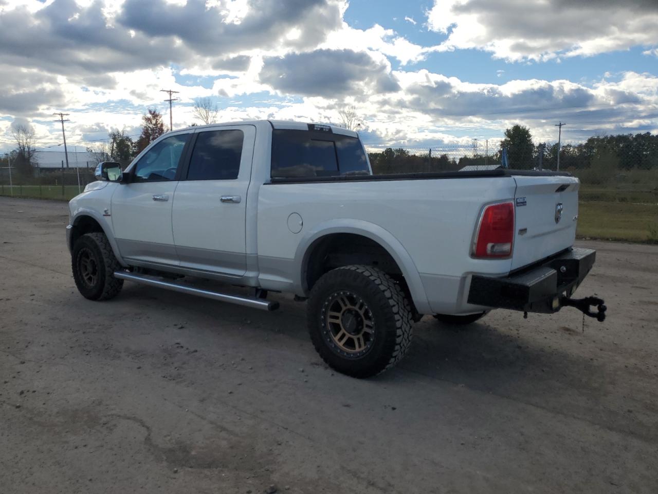 Image 2 of 2016 RAM 2500 LARAMIE 2016 with VIN 3C6UR5FL7GG103533