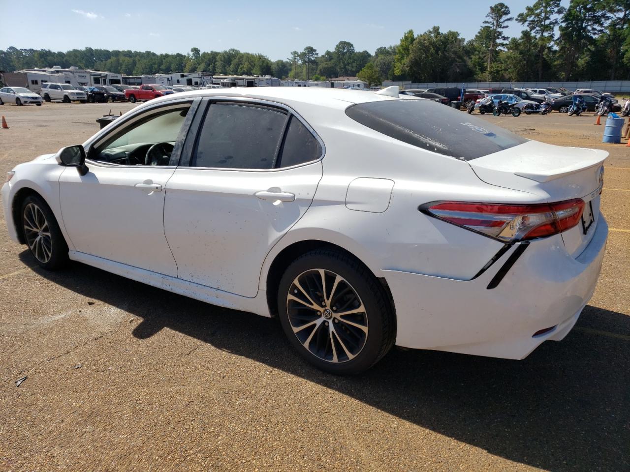 Image 2 of 2019 TOYOTA CAMRY L 2019 with VIN 4T1B11HK5KU181878