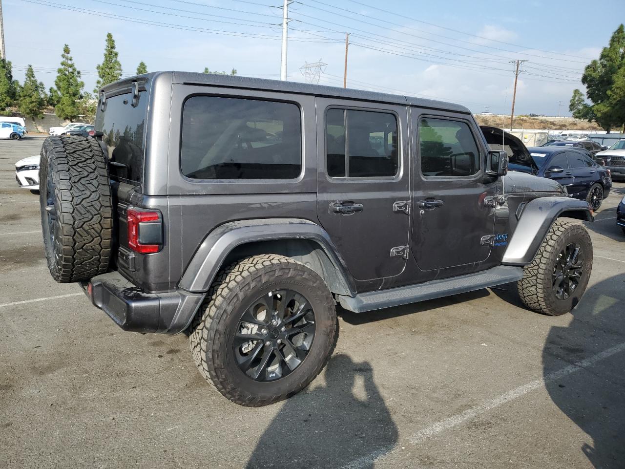 Изображение 3 2021 JEEP WRANGLER UNLIMITED SAHARA 4XE 2021 с VIN 1C4JJXP63MW682024