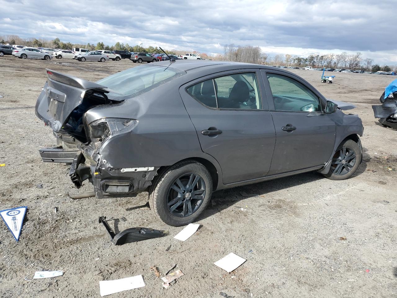 Obraz 3 z 2019 NISSAN VERSA S 2019 z VIN 3N1CN7AP3KL816342