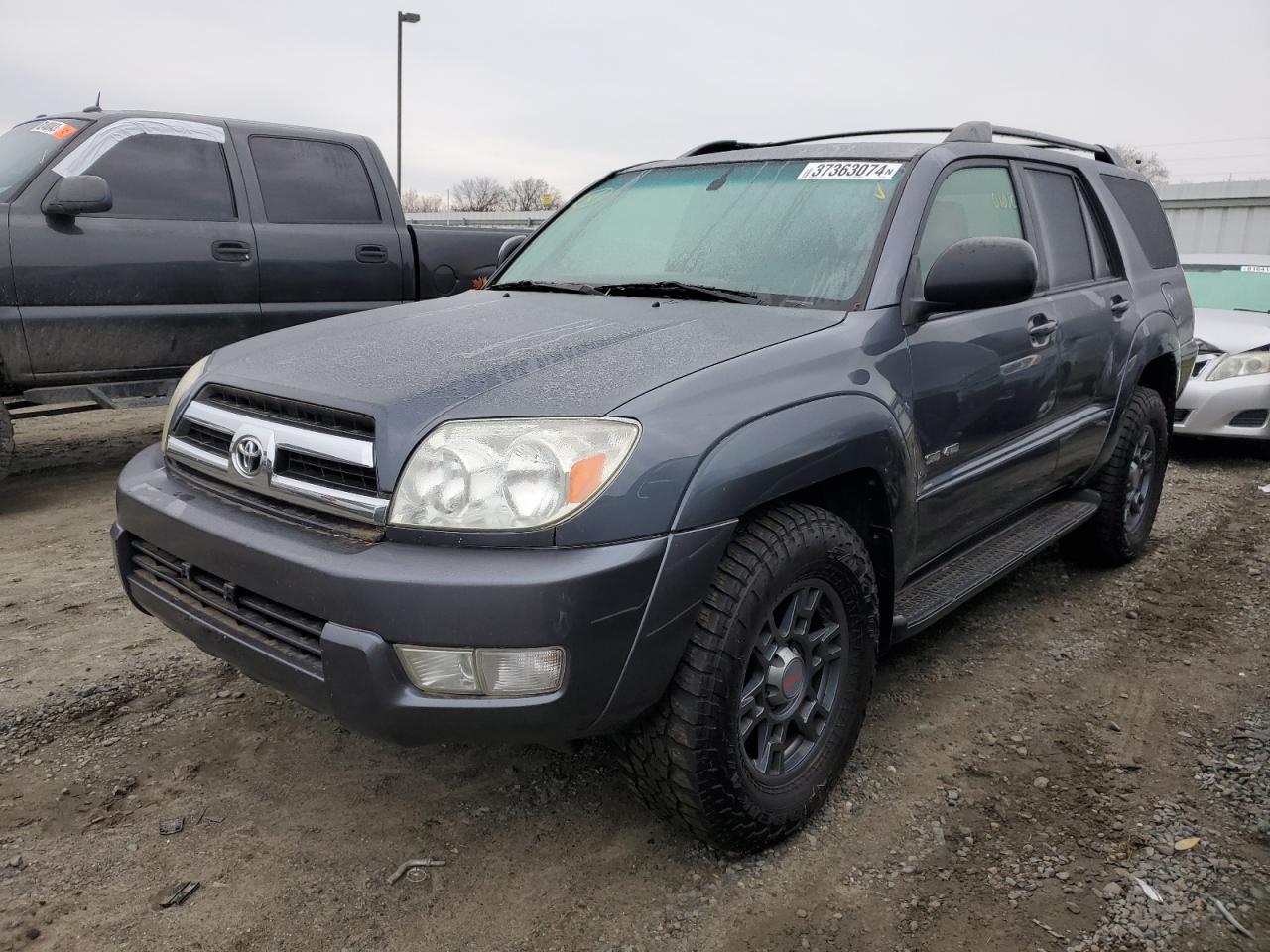 Image 1 of 2005 TOYOTA 4RUNNER SR5 2005 with VIN JTEBU14RX50066053