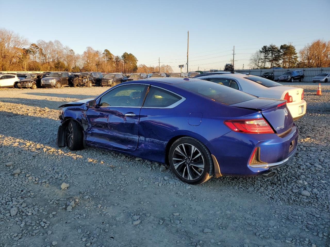 Image 2 of 2017 HONDA ACCORD EXL 2017 with VIN 1HGCT2B82HA006084