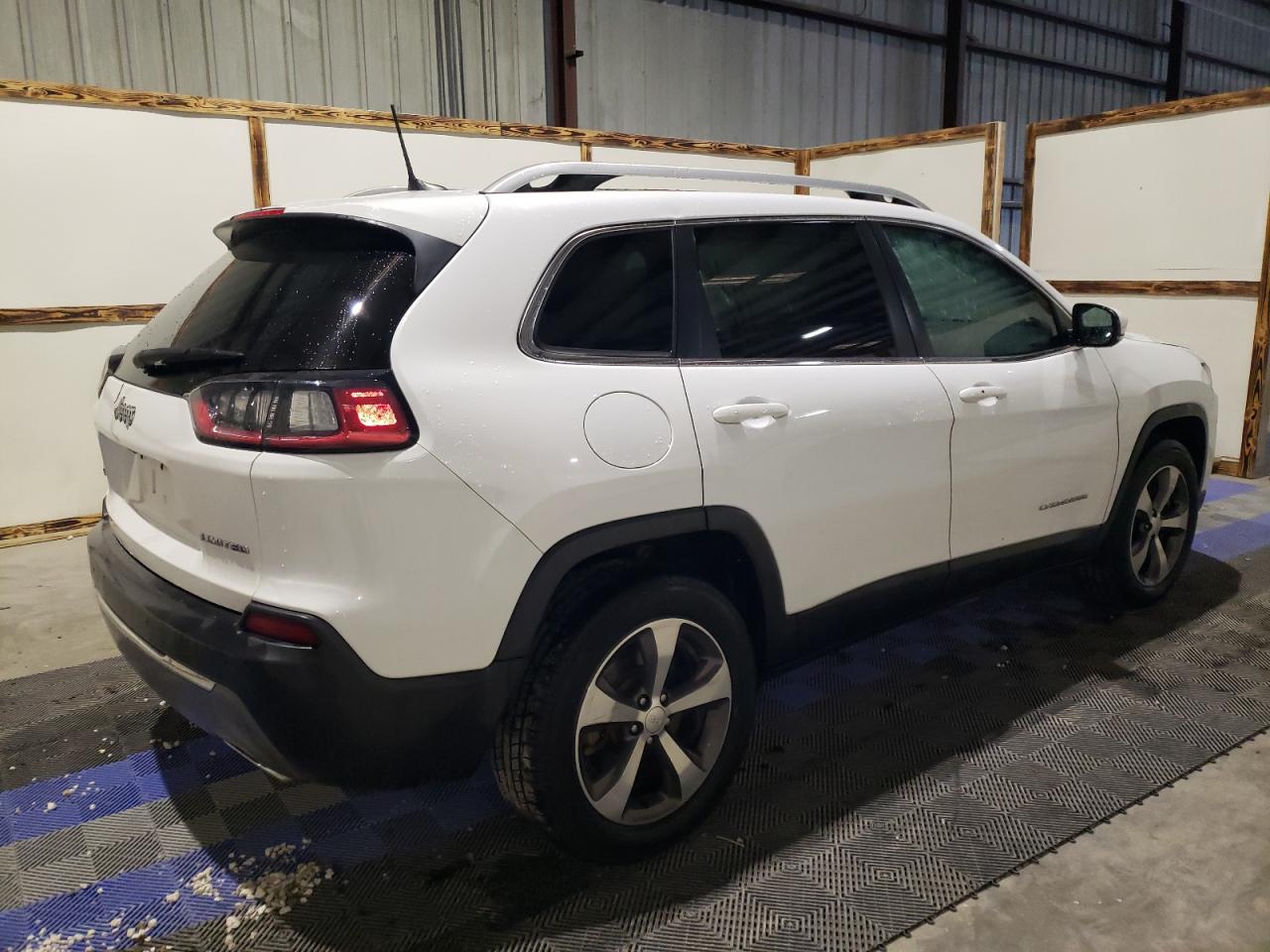 Image 3 of 2019 JEEP CHEROKEE LIMITED 2019 with VIN 1C4PJMDN0KD267613