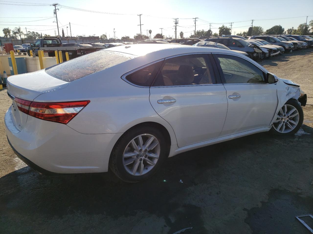 Obraz 3 z 2015 TOYOTA AVALON XLE 2015 z VIN 4T1BK1EB1FU191797